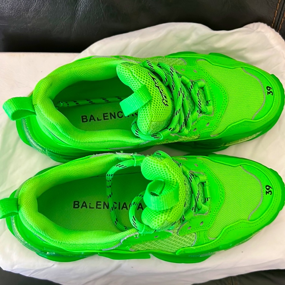 Balenciaga Triple S Neon Green Clear Soles Shipping in original box - Picture 6 of 15